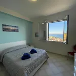 Le Finestre Sul Mare דירה *